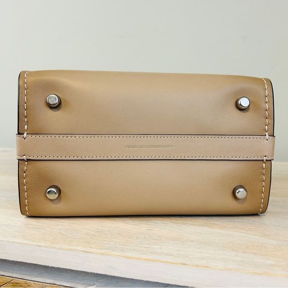 Coach Cashin 22 in Taupe, EUC; missing Coach Originals hangtag - Picture 6 of 15